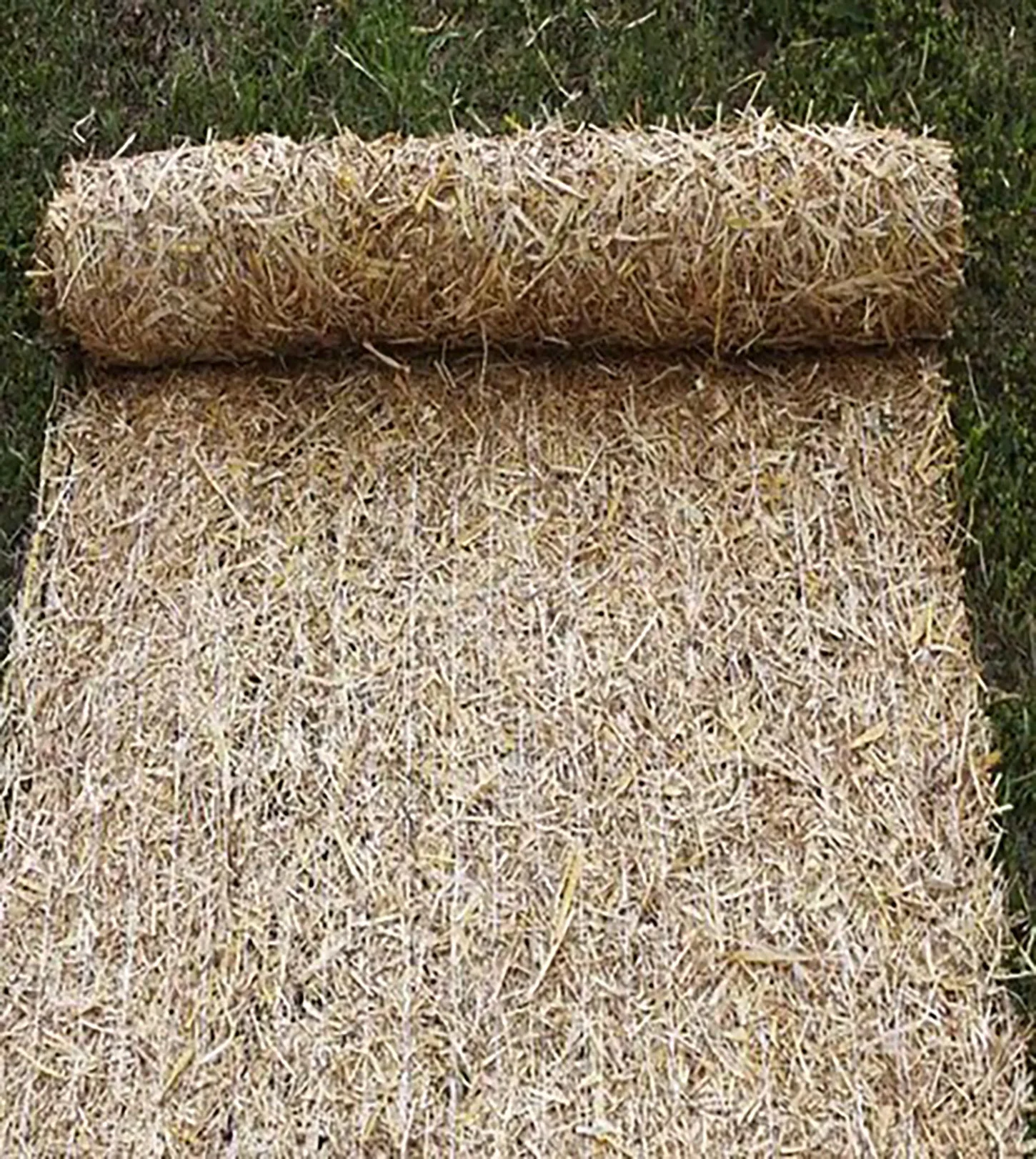 Gardener Select® Straw Blanket