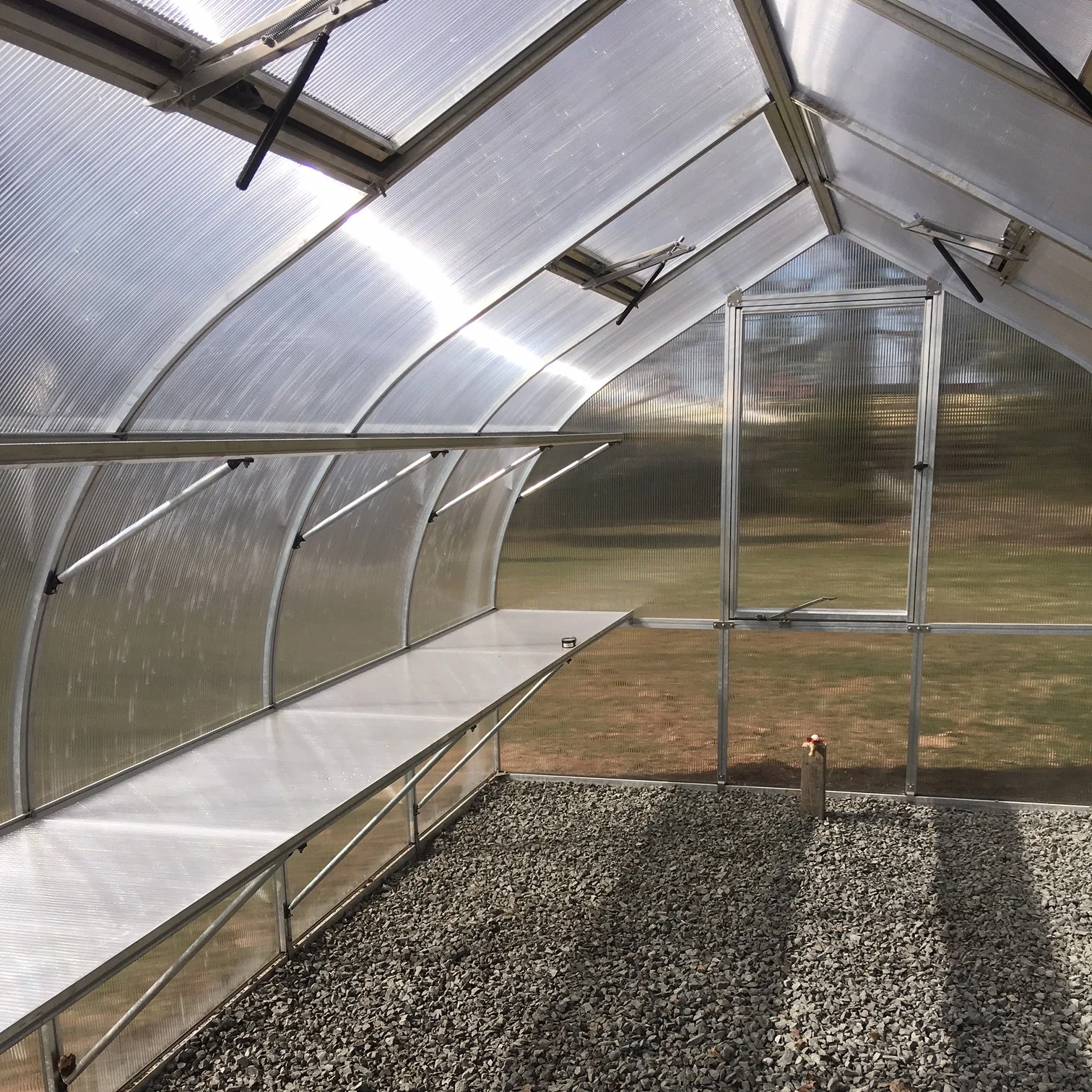 Riga Grand Greenhouse Kit 9.8 x 17.6 ft. with TwinWall Polycarbonate Panels and Aluminum Frame - Image 7